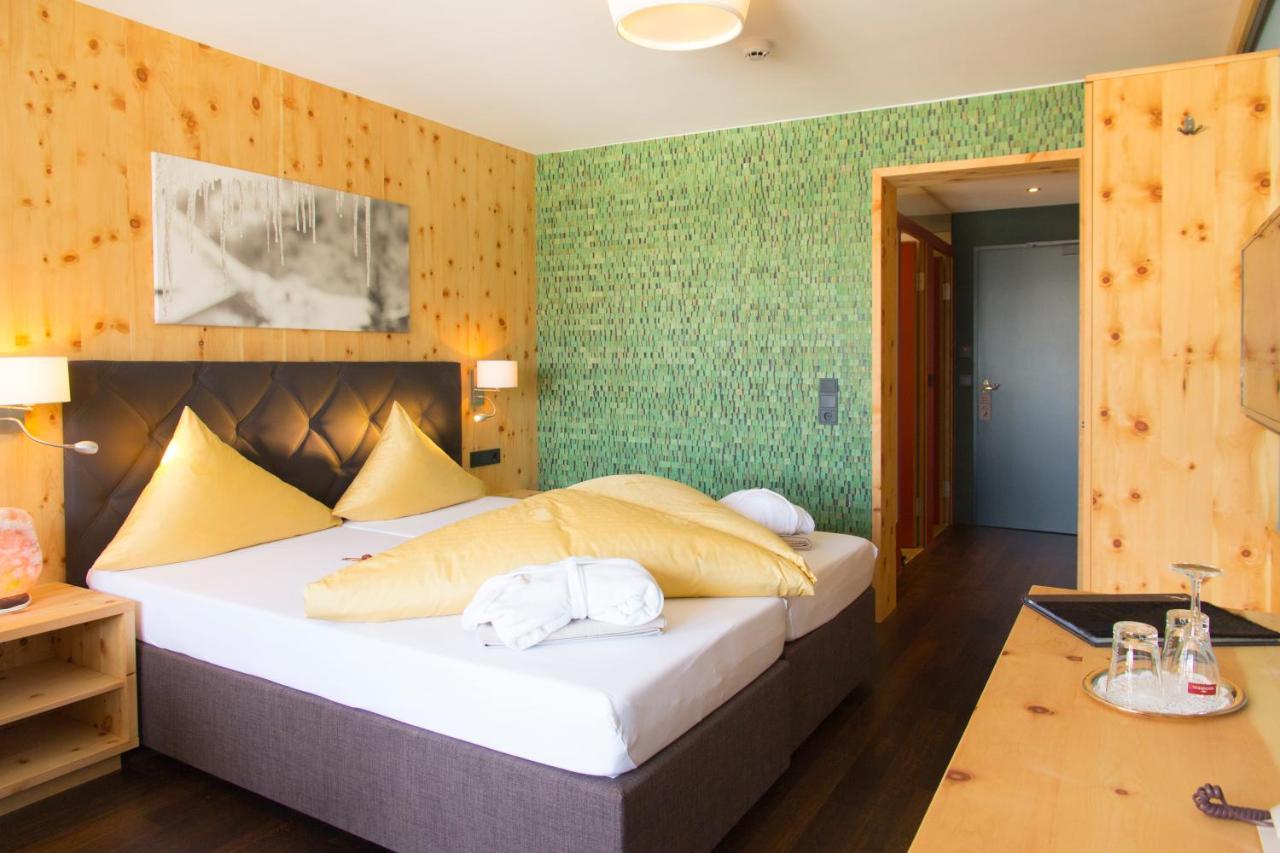 Wohlfuehlhotel Hubertushof Stuben am Arlberg Exterior photo