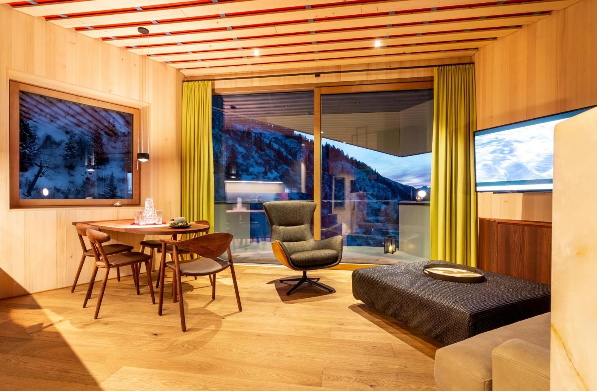 Wohlfuehlhotel Hubertushof Stuben am Arlberg Exterior photo